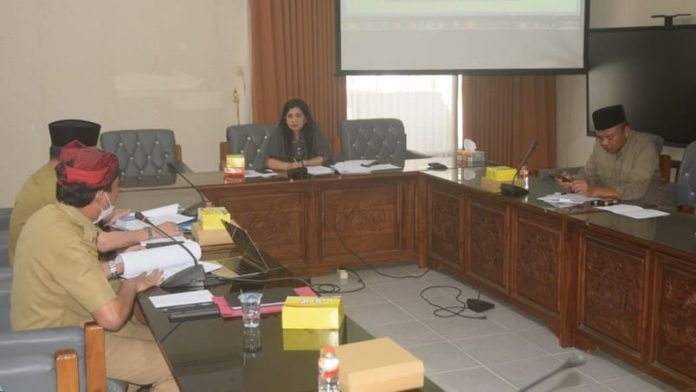 WhatsApp Image 2022-09-06 at 10.59.32 Pembahasan Raperda Penanggulangan Penyakit Menular di DPRD Banyuwangi.