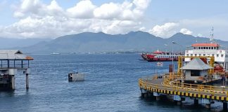 Aktivitas Pelabuhan Ketapang, Banyuwangi.