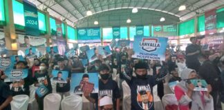 Relawan Wong Blambangan, Banyuwangi menggelar deklarasi mendukung La Nyalla maju capres, Rabu (26/10/2022) sore.