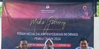 Komisioner KPUD Banyuwangi dalam media gathering, belum lama ini.