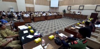 DPRD Banyuwangi menggelar rapat dengar pendapat terkait banjir bandang di Kalibaru Wetan, Kecamatan Kalibaru, Senin (14/11/2022) siang/udi