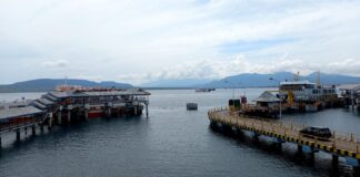 Aktivitas kapal di Pelabuhan Ketapang, Banyuwangi/dok.