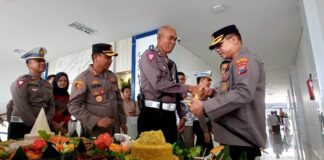 Kapolresta Banyuwangi Kombes Pol. Deddy Foury Millewa meresmikan kantor baru Satlantas, Jumat (3/2/2023) siang.