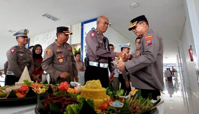 WhatsApp Image 2023-02-03 at 15.49.08 Kapolresta Banyuwangi Kombes Pol. Deddy Foury Millewa meresmikan kantor baru Satlantas, Jumat (3/2/2023) siang.