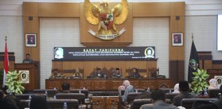 Rapat paripurna pengajuan perubahan RTRW Banyuwangi, Senin (5/6/2023) siang. (foto/udi)