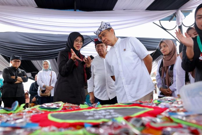 IMG-20230708-WA0086 Menkes Budi Gunadi Sadikin mengecek inovasi layanan kesehatan di Banyuwangi, Sabtu (8/7/2023). (foto/ist)