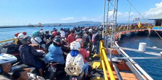 Antrean kendaraan di dermaga Pelabuhan Ketapang,Banyuwangi, Kamis (6/7/2023). (foto/udi)