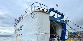 KMP Jatra II diterjunkan untuk mengurai kemacetan kendaraan di jalur Pelabuhan Ketapang, Banyuwangi, Jumat (7/7/2023). (foto/ist)