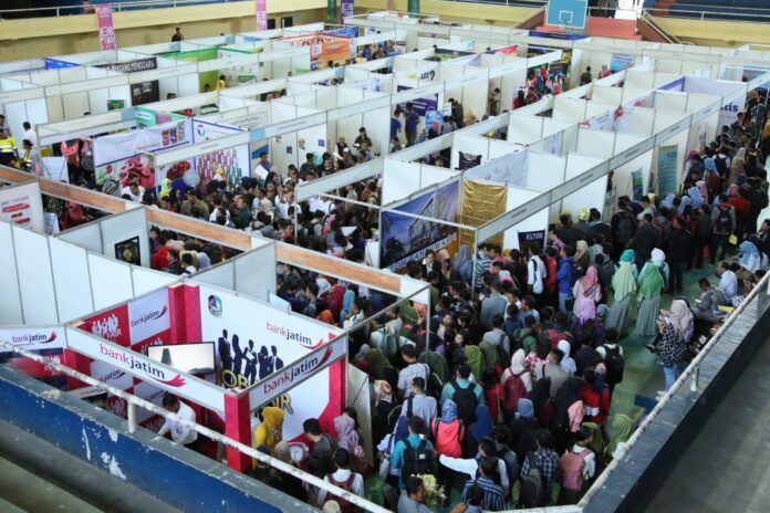 Bursa kerja dibuka di Banyuwangi dengan 1.800 lowongan pekerjaan. (foto/dok)