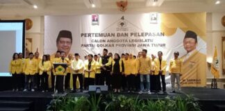 Golkar Jatim melepas caleg DPR,DPRD Jatim dan DPRD tiga kabupaten.