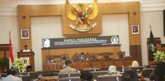 Rapat paripurna DPRD Banyuwangi. (foto/dok)