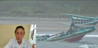 Kondisi kapal ikan yang karam di perairan Pantai Grajagan, Banyuwangi. (Insert : Iphong Mawardi). (foto/ist)