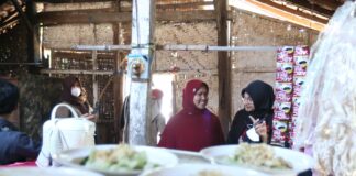 Warung naik kelas, salah satu program pengentasan kemiskinan di Banyuwangi. (foto/ist)