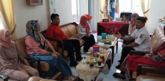 Mediasi wali murid pasca-aksi perundungan siswa SD di Mojopanggung, Kecamatan Giri, Banyuwangi, Rabu (22/11/2023).