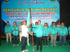 Pelantikan pengurus PWI Banyuwangi di Gedung Djuang, Sabtu (2/12/2023).