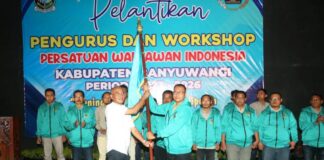Pelantikan pengurus PWI Banyuwangi di Gedung Djuang, Sabtu (2/12/2023).