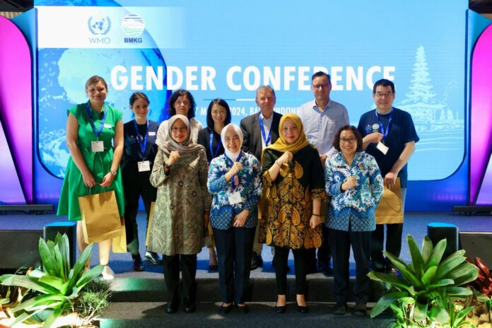 IMG-20240307-WA0019 Bupati Banyuwangi Ipuk Fiestiandani usai tampil menjadi pembicara di internasional World Meteorological Organization di Bali, Kamis (7/3/2024). (Foto/ist)