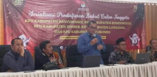 Sosialisasi pendaftaran bakal calon KPU Banyuwangi dan Situbondo di Kantor KPU Banyuwangi, Kamis (6/3/2024). (Foto/udi)