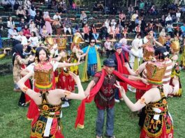 Ritual Meras Gandrung, Tradisi Wisuda Penari Gandrung Banyuwangi