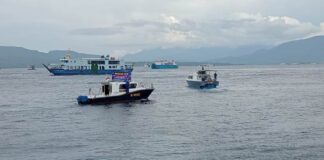 Kapal Dirpolairud Polda Jatim menggelar patroli di Selat Bali, Minggu (7/4/2024). (Foto/udi)