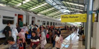 Penumpang KA terlihat ramai di wilayah Daop 9 Jember, Minggu (14/4/2024). (Foto/Humas Daop 9 Jember).