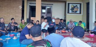 Aktivis Foskanu sepakat mendukung perdamaian di Desa Pakel, Kecamatan Licin, Banyuwangi. (Foto/ist)