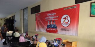 Personel Polresta Banyuwangi menggelar donor darah menyambut Hari Bhayangkara ke-78, Jumat (14/6/2024). (Foto/Humas Polresta Banyuwangi)