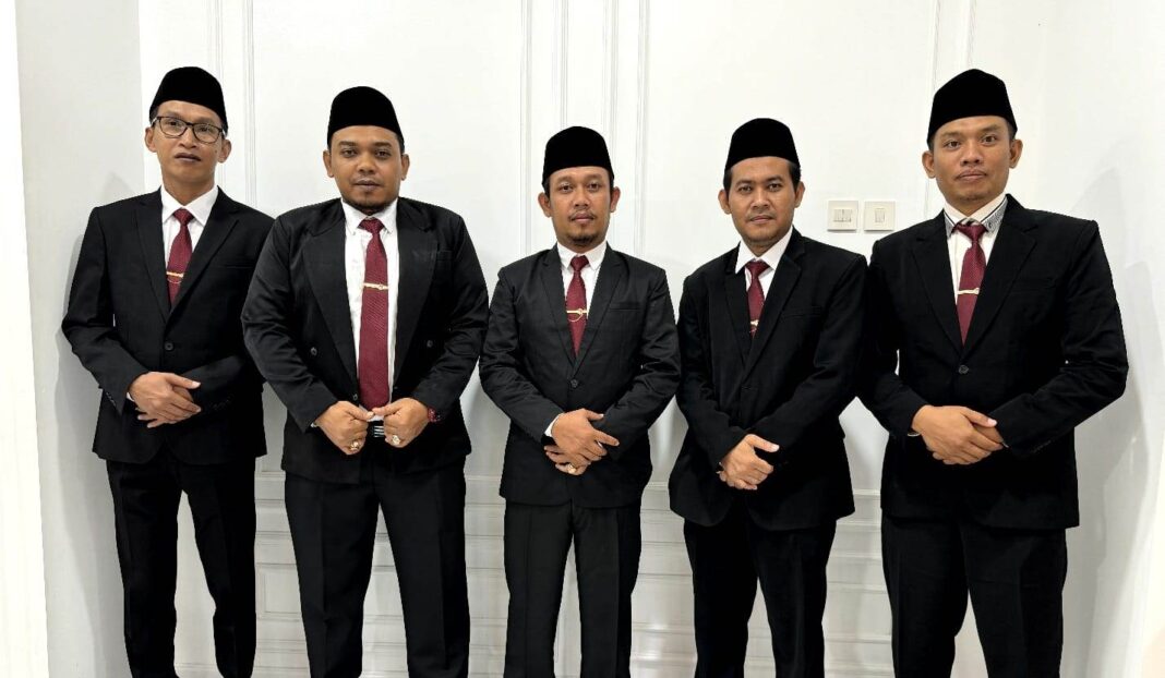 Lima Komisioner KPU Banyuwangi yang baru saja dilantik KPU RI. (Foto.ist)