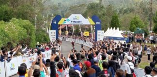 Meriahnya pengunjung balap sepeda TdBI yang berdampak pada ekonomi pelaku UMKM di Banyuwangi. (Foto/dok)