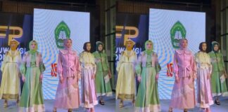 Busana rancangan siswa SMKN Darul Ulum Muncar tampil dalam Banyuwangi Fashion Parade 2024, Sabtu (20/7/2024). (Foto/ist)