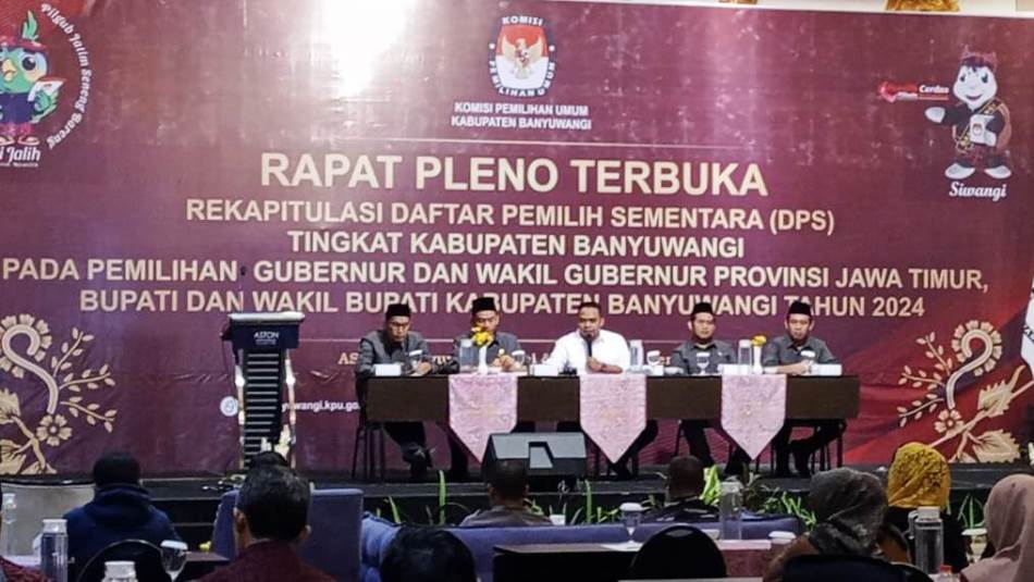 WhatsApp Image 2024-08-11 at 06.36.20 KPU Banyuwangi menggelar pleno terbuka penetapan DPS pilkada serentak 2024, Minggu (11/8/2024). (Foto/udi)