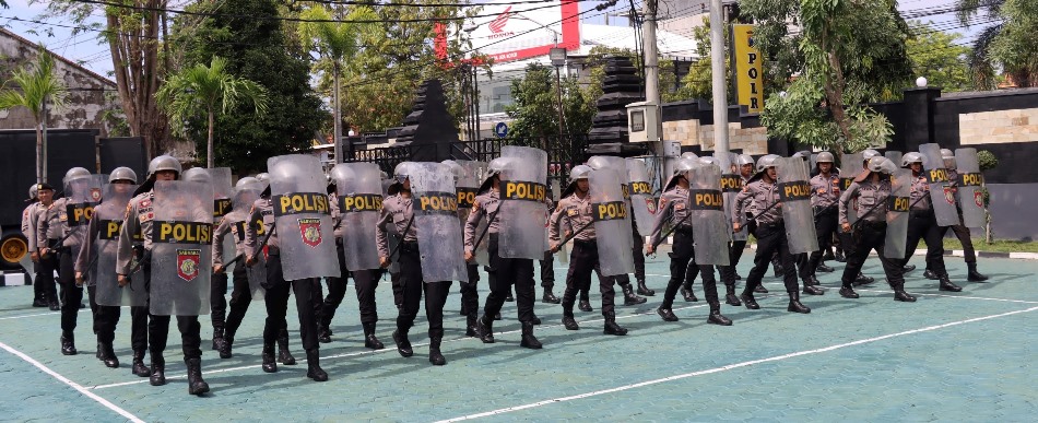 WhatsApp Image 2024-08-13 at 03.43.45 Personel Polresta Banyuwangi berlatih dalmas jelang pilkada 2024, Selasa (13/8/2024). (Foto/Humas Polresta Banyuwangi)