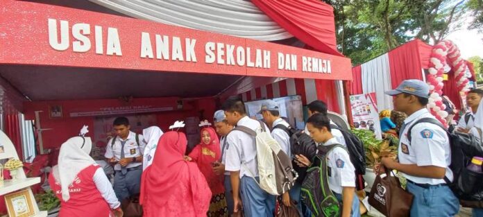 WhatsApp Image 2024-08-13 at 04.27.05 Para pelajar di Banyuwangi diajari mengenal siklus hidup sehat dalam Festival Posyandu Kreatif, Selasa (13/8/2024). (Foto/udi)