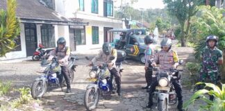 Personel Kepolisian bersama TNI melakukan patroli cipta kondisi jelang Pilkada 2024. (Foto/Polresta Banyuwangi)