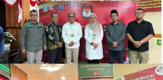 Dua paslon Bupati dan Wakil Bupati Banyuwangi menjalani tes kesehatan di RS Saiful Anwar, Malang, Jumat (30/8/2024). (Foto/udi)