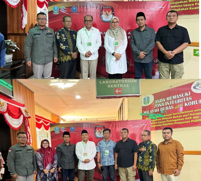 Dua paslon Bupati dan Wakil Bupati Banyuwangi menjalani tes kesehatan di RS Saiful Anwar, Malang, Jumat (30/8/2024). (Foto/udi)