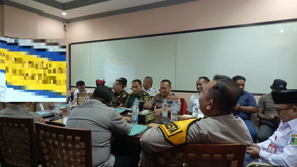 timdu pakel Timdu Penyelesaian Penanganan Konflik Sosial di Banyuwangi menggelar rakor di Pemkab Banyuwangi, Rabu (14/8/2024). (Foto/ist)
