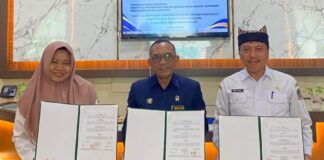 Penandatanganan kesepakatan untuk menekan pernikahan dini di Kabupaten Banyuwangi. (Foto/Humas Pemkab Banyuwangi)