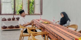 Bupati Ipuk Fiestiandani bertemu Gus Munib, Senin (23/9/2024). (Foto/ist)