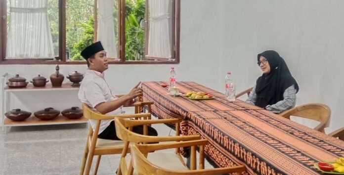 Bupati Ipuk Fiestiandani bertemu Gus Munib, Senin (23/9/2024). (Foto/ist)