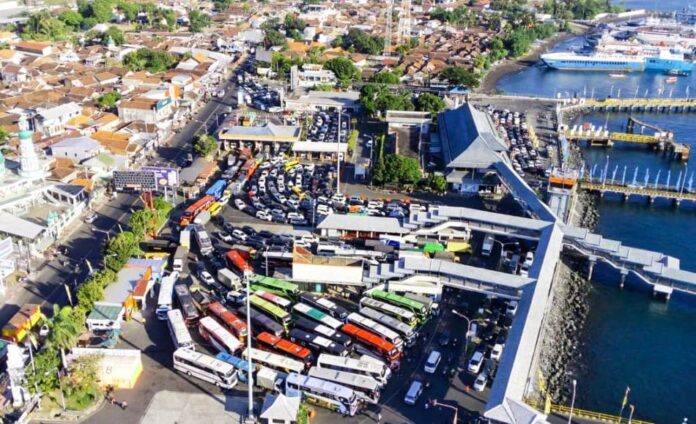 pelabuhan ketapang Kawasan Pelabuhan Ketapang,Banyuwangi akan dibangun jembatan laying. (Foto/ist)