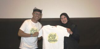 Bupati Banyuwangi Ipuk Fiestiandani usai menonton film “Rindu yang Bertepi”. (Foto/Humas Pemkab Banyuwangi)