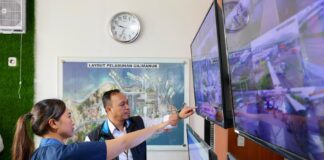 Wamenpar Ni Luh Puspa berkunjung ke Pelabuhan Ketapang, Banyuwangi, Sabtu (14/12/2024). (Foto/Humas Pemkab Banyuwangi)