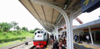Aktivitas penumpang di Stasiun Banyuwangi Baru. (Foto/ist)