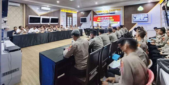WhatsApp Image 2025-01-20 at 08.47.28 Jajaran Polresta Banyuwangi menggelar Opsnal dan pembinaan, Senin (20/1/2025). (Foto/Humas Polresta Banyuwangi)