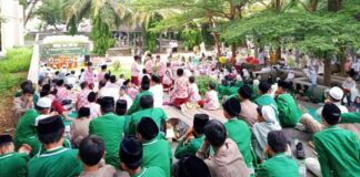 Para pelajar TK,SD,SMP di bawah Yayasan Darul Ilmi Banyuwangi menggelar pawai dan pentas seni, Minggu (23/2/2025).(Foto/ist)