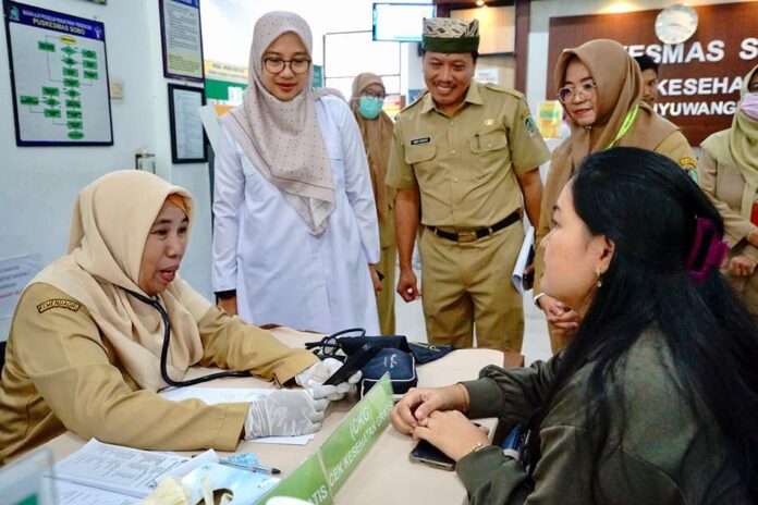 Pemeriksaan kesehatan gratis digelar di Banyuwangi bagi warga yang berulang tahun, Senin (10/2/2025). (Foto/Humas Pemkab Banyuwangi)