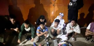 Sejumlah remaja diamankan ke Polresta Banyuwangi karena diduga akan melakukan perang sarung, Kamis (6/3/2025) dini hari. (Foto/Humas Polresta Banyuwangi)