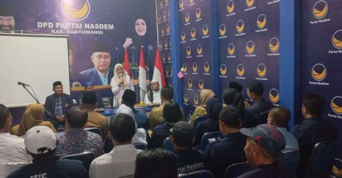 WhatsApp Image 2025-04-22 at 16.45.14 FOTO : Bupati Banyuwangi Ipuk Fiestiandani menghadiri halal bihalal DPD Partai NasDem Banyuwangi, Selasa (22/4/2025). (Foto/udi)
