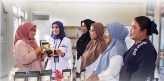 Aktivitas PNM Banyuwangi memberikan akses keuangan dan pendampingan kepada ibu-ibu. (Foto/PNM Banyuwangi)